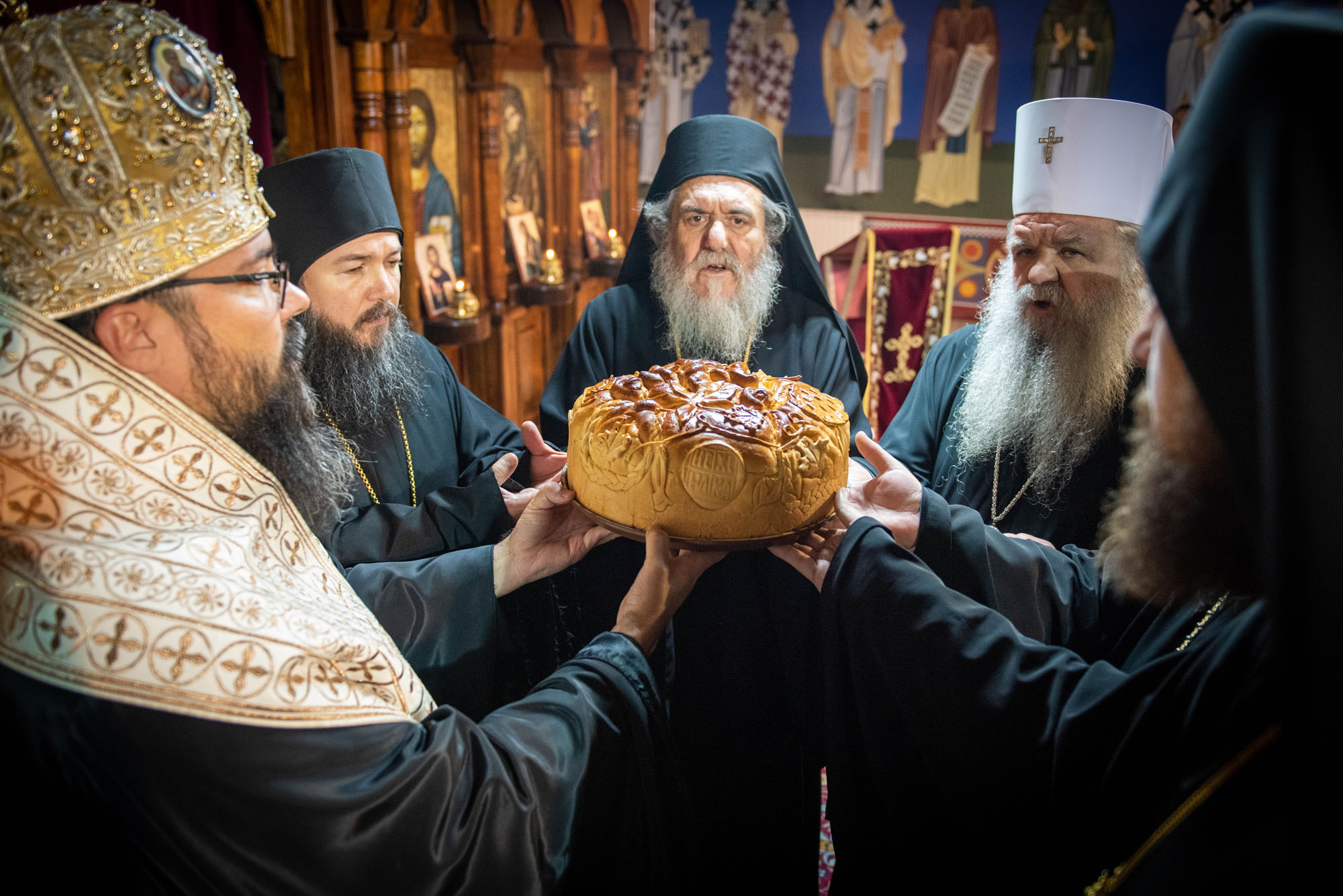 Се одржа вечерна богослужба во Македонската православна богословија